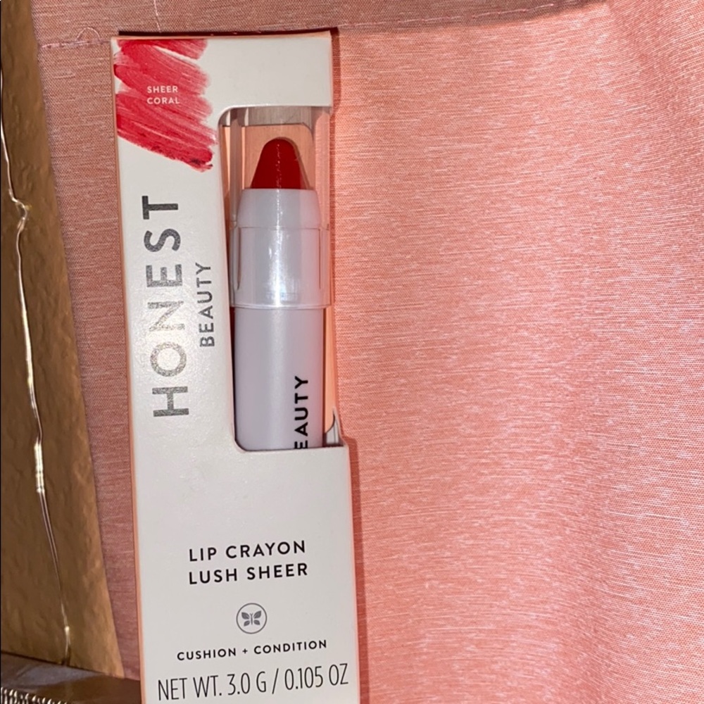 brand new Honest Beauty lip crayon!